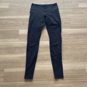 Lululemon reversible black full length wunder under leggings size 6